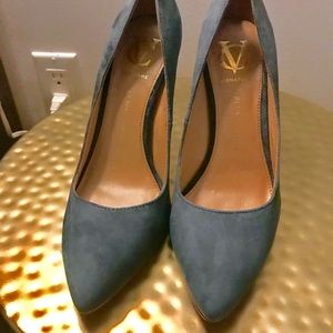 NWT Vince Camuto Suede Pumps Denim Color